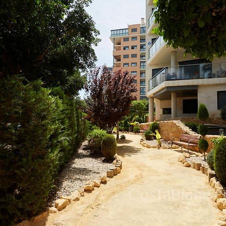 Luxurious, Newly-Renovated Large 2-Bedroom Condo By The Beach Benidorm Exterior foto